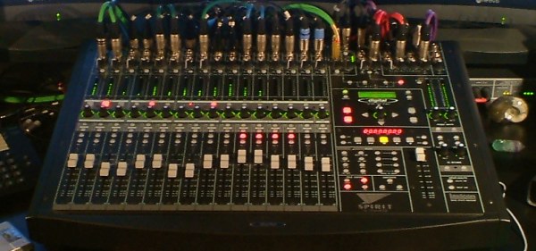 Soundcraft Spirit 328 digital mixer